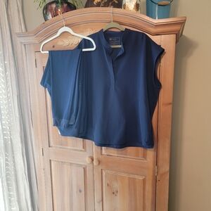 Figs navy jogger/tunic scrub set